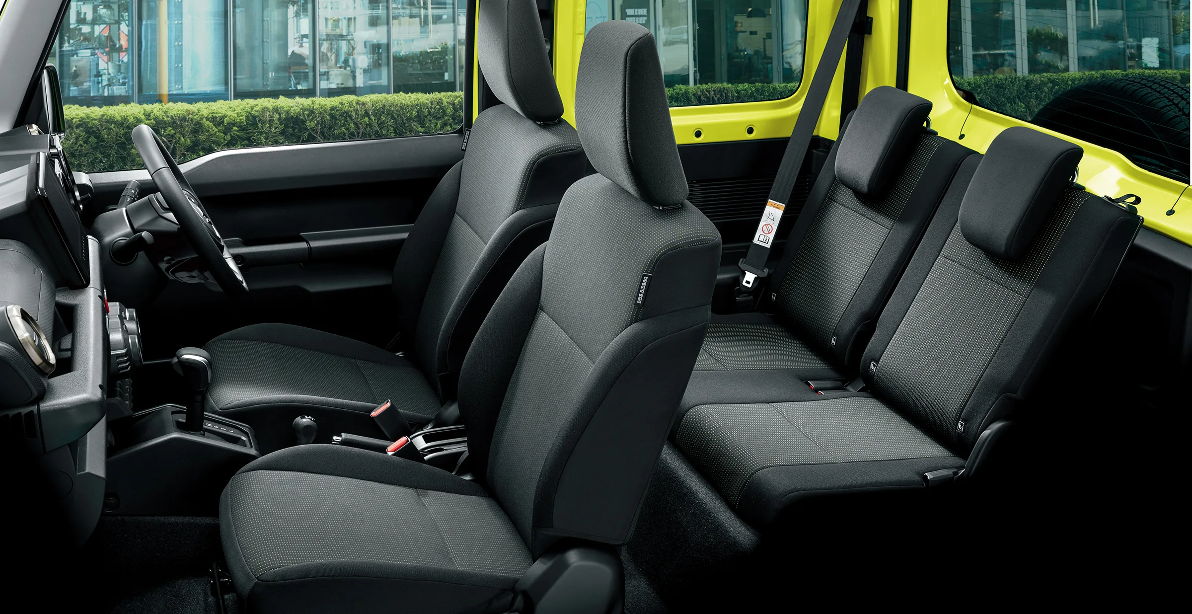 ジムニー シエラ 後部座席