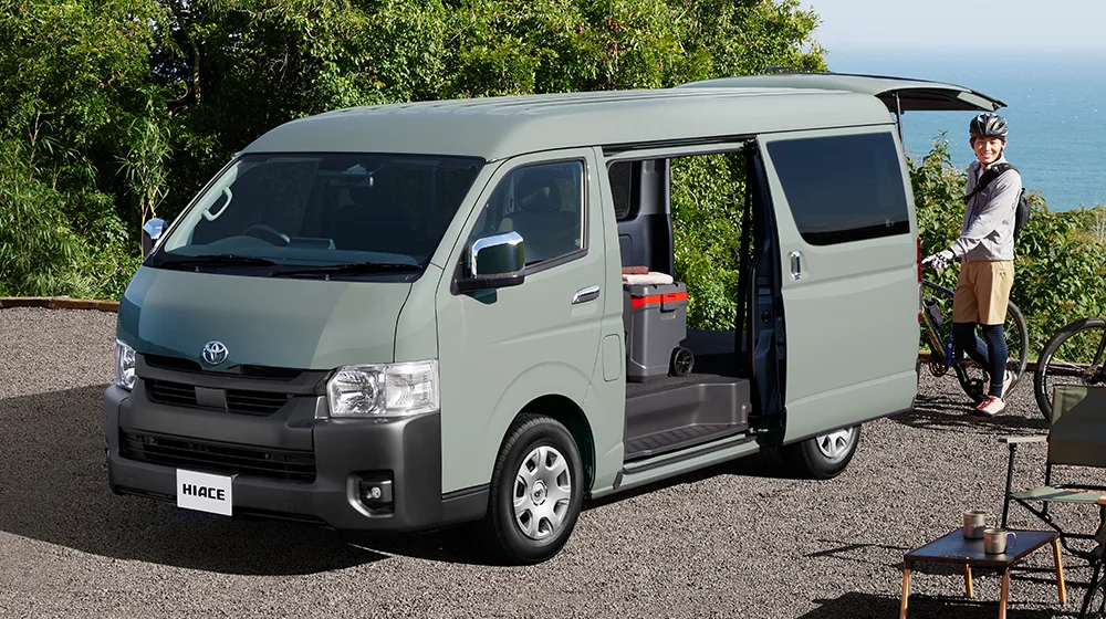 新型ハイエース 3