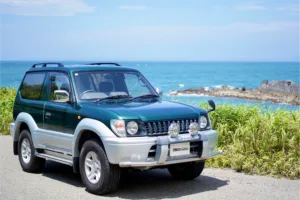 みほ-ランドクルーザープラド-内房の海岸